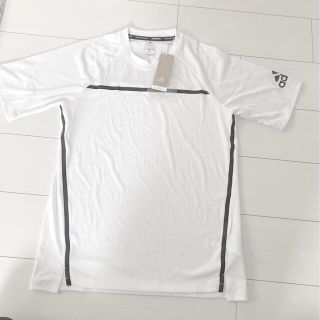 アディダス(adidas)のadidas Tシャツ(Tシャツ/カットソー(半袖/袖なし))