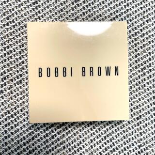 BOBBI BROWN - BOBBI BROWN イルミネイティング パウダー 01 ポーセリン