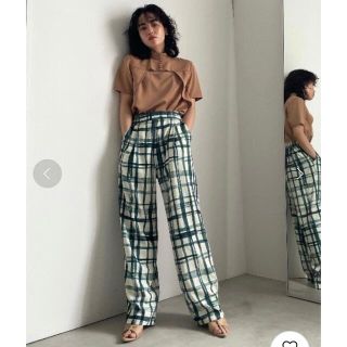 アメリヴィンテージ(Ameri VINTAGE)のHAND CHECK LOOSE PANTS グリーン(カジュアルパンツ)