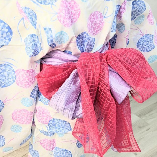 キッズ 子供 浴衣 ワンピース 帯付き 白 紫陽花 風船 140cm 7w-1 レディースの水着/浴衣(浴衣)の商品写真