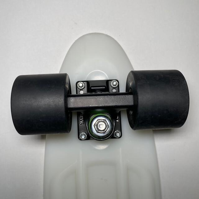 Penny SkateBoard ペニースケートボード 22インチ 蓄光 スポーツ/アウトドアのスノーボード(その他)の商品写真