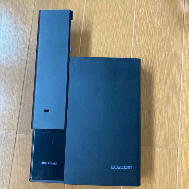 ELECOM(エレコム)のWiFiルーター ELECOM WRC-1750GSV スマホ/家電/カメラのPC/タブレット(PC周辺機器)の商品写真