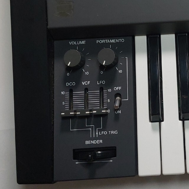 Roland(ローランド)のRoland JUNO-106 ジャンク品 楽器の鍵盤楽器(キーボード/シンセサイザー)の商品写真