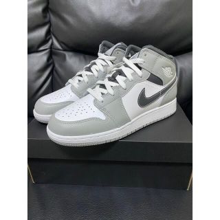 ナイキ(NIKE)のNike Air Jordan 1 Mid グレーホワイトアンスラサイト(スニーカー)