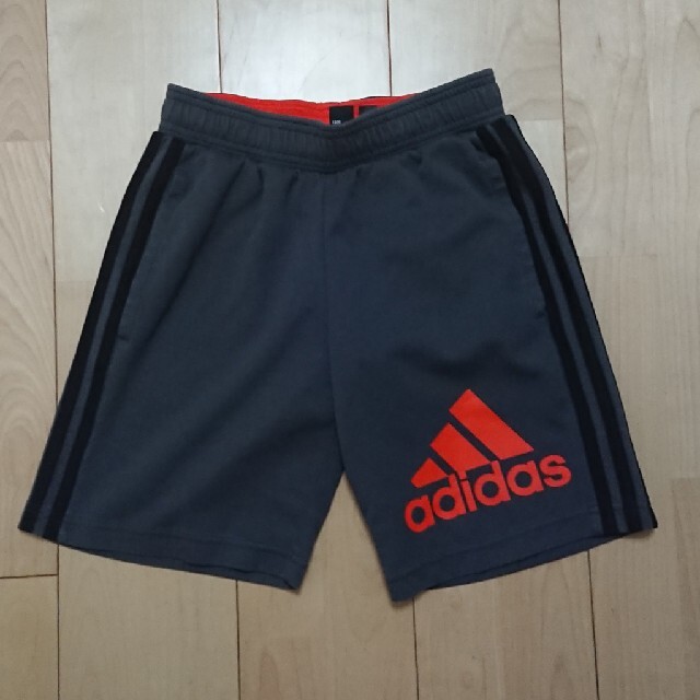 adidas(アディダス)のadidas   パンツ キッズ/ベビー/マタニティのキッズ服男の子用(90cm~)(パンツ/スパッツ)の商品写真