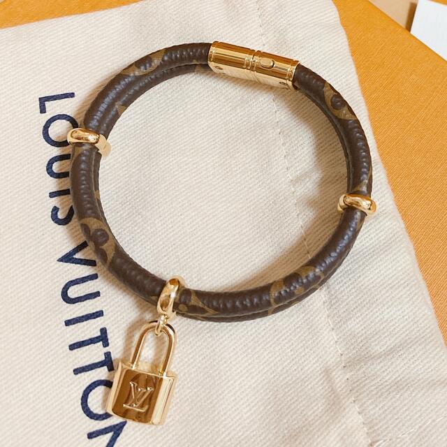 LOUIS VUITTON(ルイヴィトン)のブラスレキープイットトゥワイス レディースのアクセサリー(ブレスレット/バングル)の商品写真