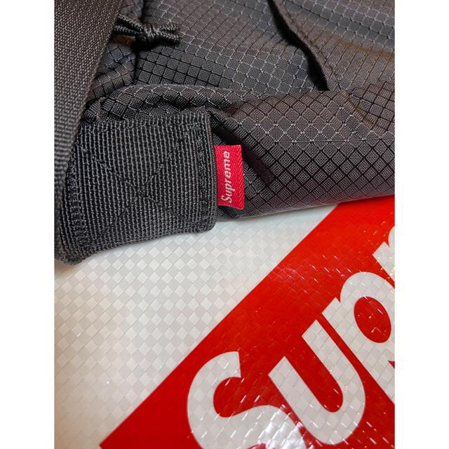 Supreme(シュプリーム)のSupreme 22ss Small Messenger Bag "Black" メンズのバッグ(メッセンジャーバッグ)の商品写真