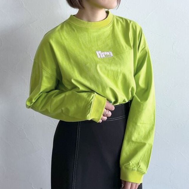 PAGEBOY(ページボーイ)の七篠様専用 PAGEBOY ミニロゴシシュウロンT 新品 レディースのトップス(Tシャツ(長袖/七分))の商品写真