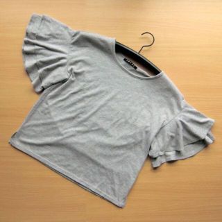 イング(INGNI)のINGNI イング　フレアスリーブ　トップス　プルオーバー　Tシャツ(カットソー(半袖/袖なし))