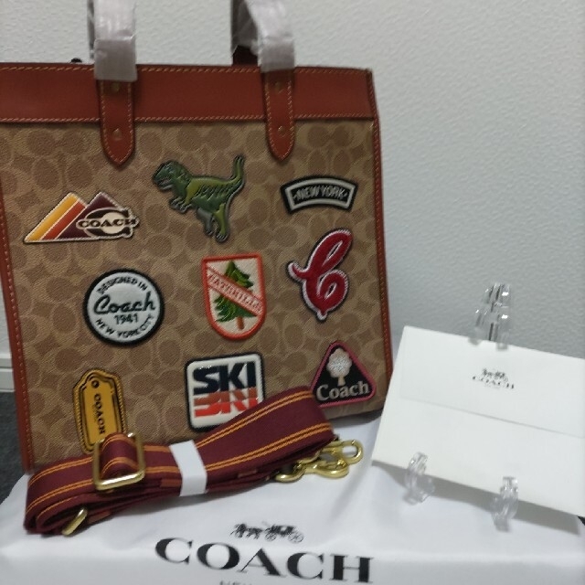 COACH コーチ　フィールドトートバッグ　新品　新作　ショルダー　ハンドバッグ