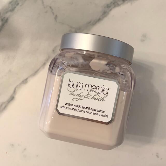 laura mercier(ローラメルシエ)の【お値下げ中】ホイップトボディクリーム アンバーバニラ コスメ/美容のボディケア(ボディクリーム)の商品写真