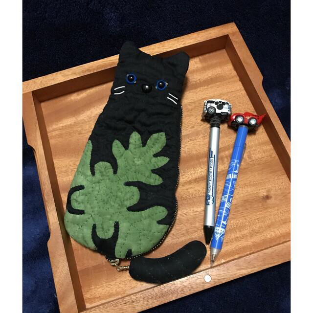 ハワイアンキルト 黒猫とウルパンの木のペンケース