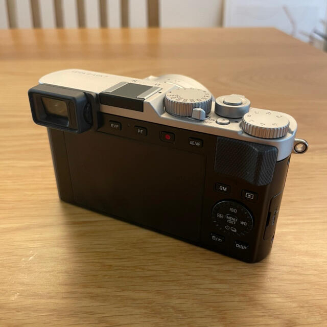 LEICA(ライカ)のLEICA ライカ D-LUX7 スマホ/家電/カメラのカメラ(コンパクトデジタルカメラ)の商品写真