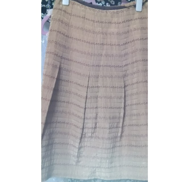 ゴールド茶色花柄スカート レディースのスカート(ひざ丈スカート)の商品写真