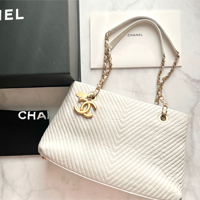 CHANEL - CHANEL トートバッグ ★ ホワイト