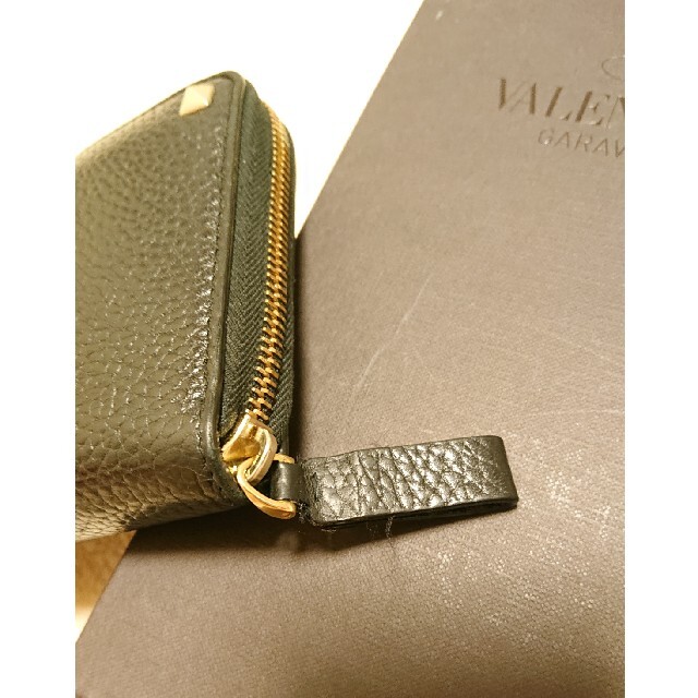 valentino garavani(ヴァレンティノガラヴァーニ)のVALENTINO Garavani ヴァレンチノ 長財布 ラウンド メンズのファッション小物(長財布)の商品写真