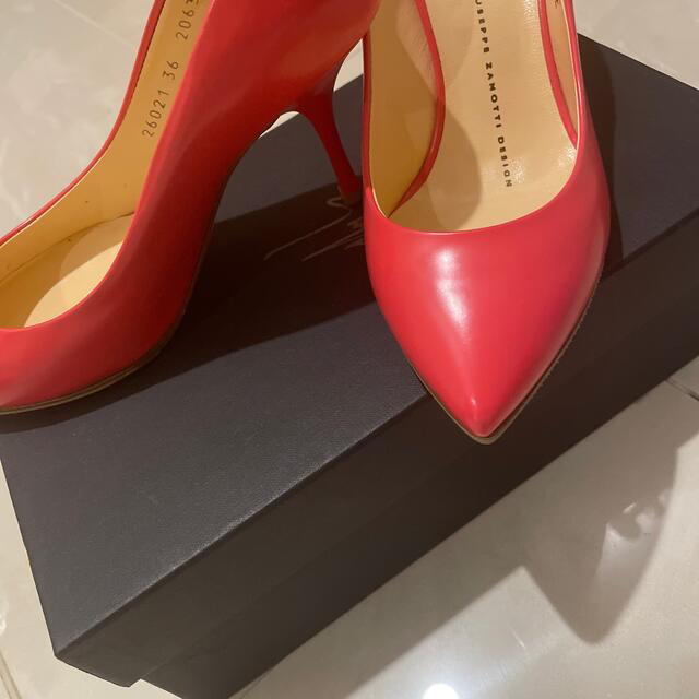 GIUZEPPE ZANOTTI(ジュゼッペザノッティ)のジュゼッペザノッティ　パンプス レディースの靴/シューズ(ハイヒール/パンプス)の商品写真