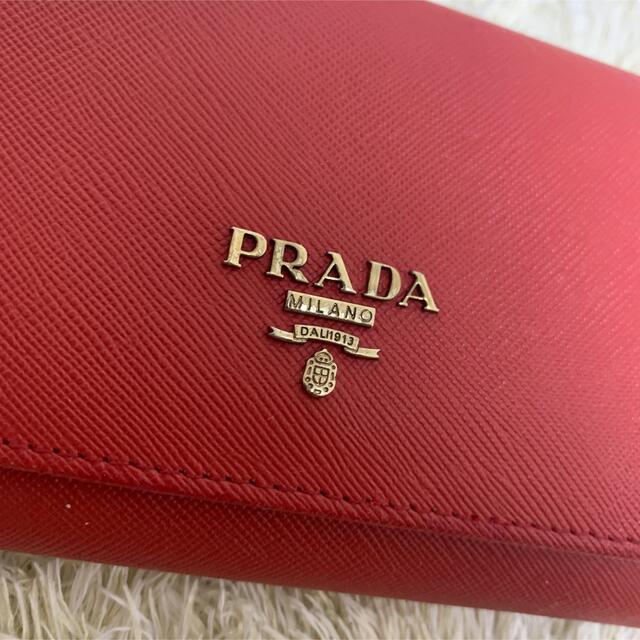 レディース　長財布　赤　レッド　PRADA レディースのファッション小物(財布)の商品写真