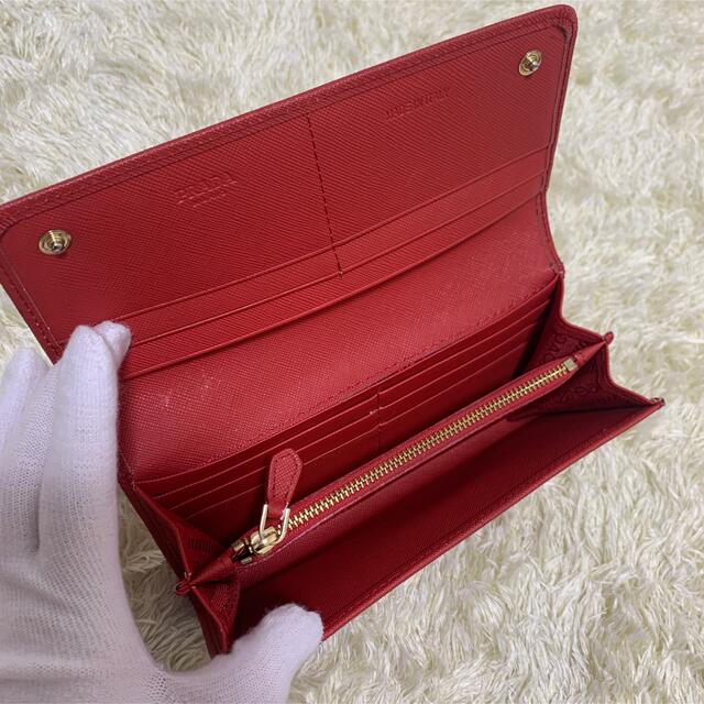 レディース　長財布　赤　レッド　PRADA レディースのファッション小物(財布)の商品写真