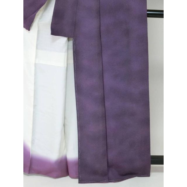ＳＳ大きいサイズお仕立て上がり正絹無地　紫色地にぼかし模様　縮緬生地 レディースの水着/浴衣(着物)の商品写真