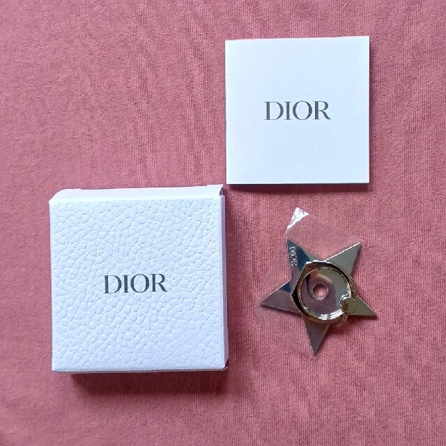 Christian Dior(クリスチャンディオール)のDior スマホリング 新品 ノベルティ エンタメ/ホビーのコレクション(ノベルティグッズ)の商品写真