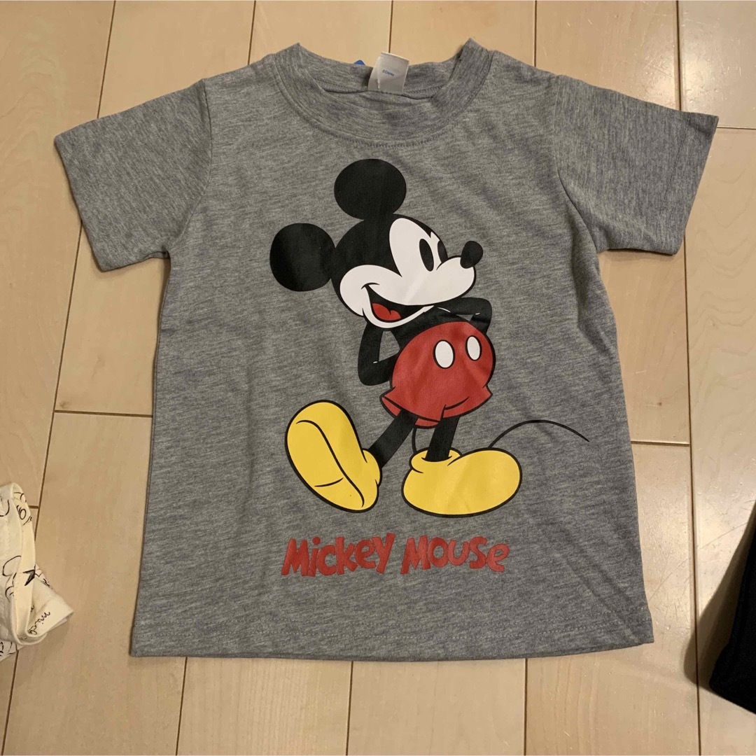 ミッキーマウス(ミッキーマウス)の⭐︎新品　ミッキー　Tシャツ 100 ３枚セット　ディズニー キッズ/ベビー/マタニティのキッズ服男の子用(90cm~)(Tシャツ/カットソー)の商品写真