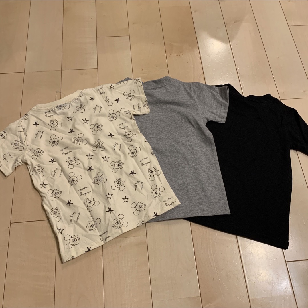 ミッキーマウス(ミッキーマウス)の⭐︎新品　ミッキー　Tシャツ 100 ３枚セット　ディズニー キッズ/ベビー/マタニティのキッズ服男の子用(90cm~)(Tシャツ/カットソー)の商品写真