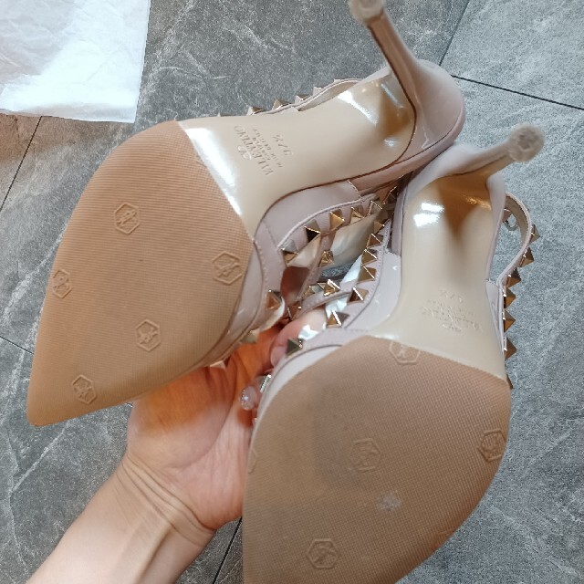 再追加販売 本日限り値下げヴァレンティノロックスタッズパンプス
