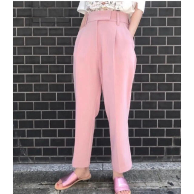 SOLOV TUCK EFFECT PANTS ピンク レディースのパンツ(カジュアルパンツ)の商品写真