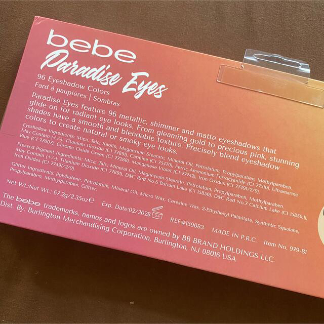 BeBe(ベベ)のNY購入　96色　bebe pradise colors アイシャドウパレット コスメ/美容のベースメイク/化粧品(アイシャドウ)の商品写真