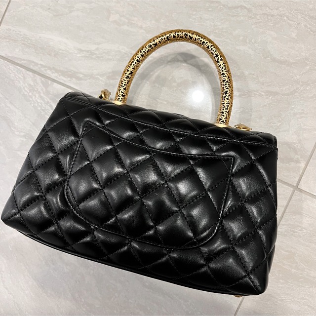 CHANEL(シャネル)の【MICCAN様専用】CHANEL 限定 ココハンドルXS 24cm シャネル レディースのバッグ(ハンドバッグ)の商品写真