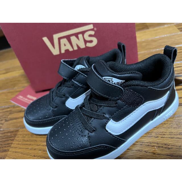 VANS(ヴァンズ)の値下げしました！vans スニーカー　17センチ  キッズ/ベビー/マタニティのキッズ靴/シューズ(15cm~)(スニーカー)の商品写真