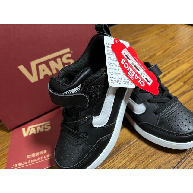 VANS(ヴァンズ)の値下げしました！vans スニーカー　17センチ  キッズ/ベビー/マタニティのキッズ靴/シューズ(15cm~)(スニーカー)の商品写真