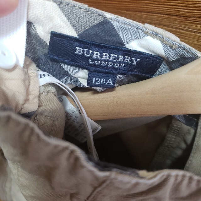 BURBERRY(バーバリー)のBURBERRY　ハーフパンツ　120 キッズ/ベビー/マタニティのキッズ服男の子用(90cm~)(パンツ/スパッツ)の商品写真