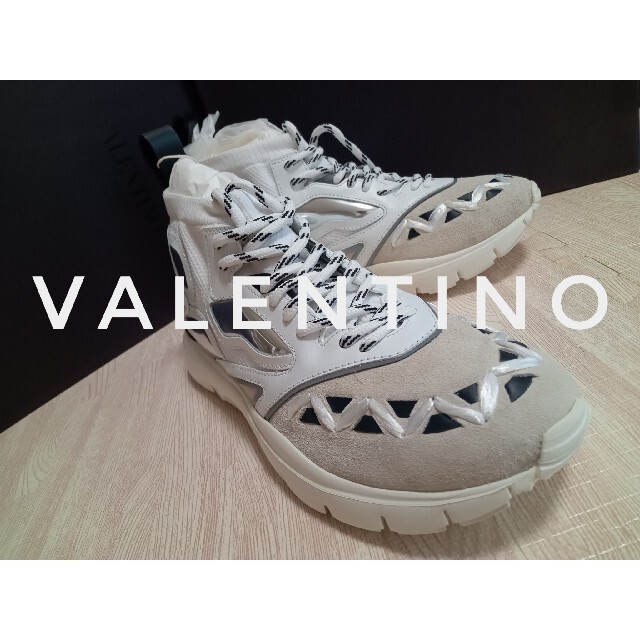 【新品未使用】VALENTINO★イタリア製★ホワイトスニーカー