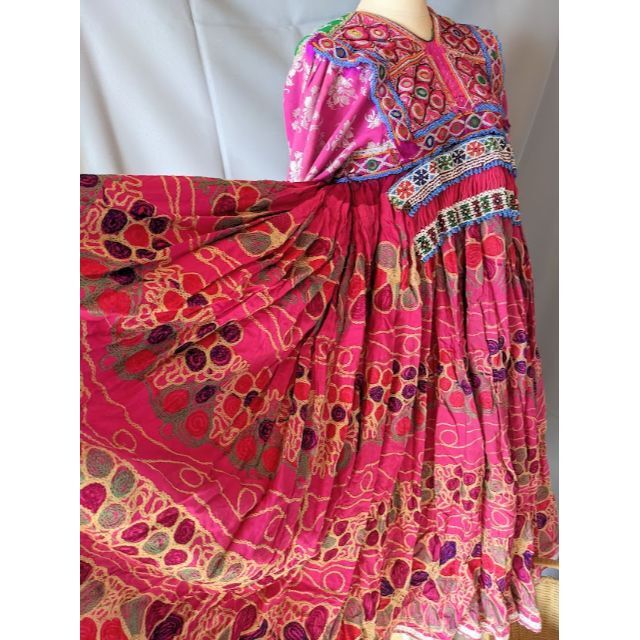 パシュトゥーンワンピース アフガンワンピ 民族衣装 刺繍ワンピースの通販 by petit main｜ラクマ