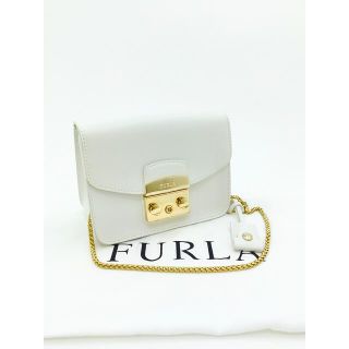 フルラ(Furla)の良品　フルラ　FURLA     チェーンショルダー　メトロポリス　白　(ショルダーバッグ)