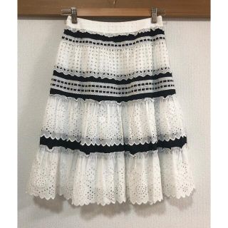 TO BE CHIC - 美品 トゥービーシック レーススカート 刺繍 S 白 フレア