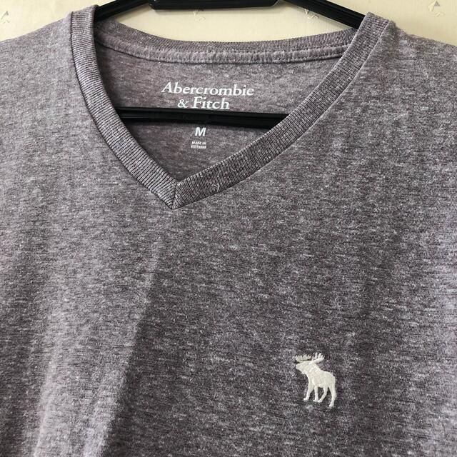 Abercrombie&Fitch(アバクロンビーアンドフィッチ)のVネックMアバクロ TシャツAbercrombie&Fitch メンズのトップス(Tシャツ/カットソー(半袖/袖なし))の商品写真