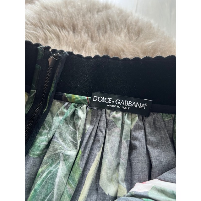 DOLCE&GABBANA(ドルチェアンドガッバーナ)のじゅのりん様♡dolce&gabbana ♡ ローズスカート レディースのスカート(ひざ丈スカート)の商品写真