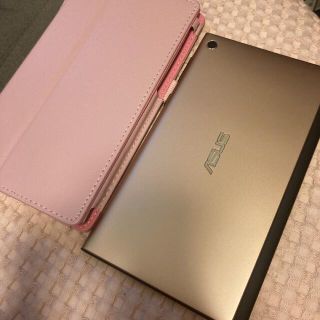 エイスース(ASUS)の美品 asus カメラ付きタブレット シャンパンゴールド(タブレット)