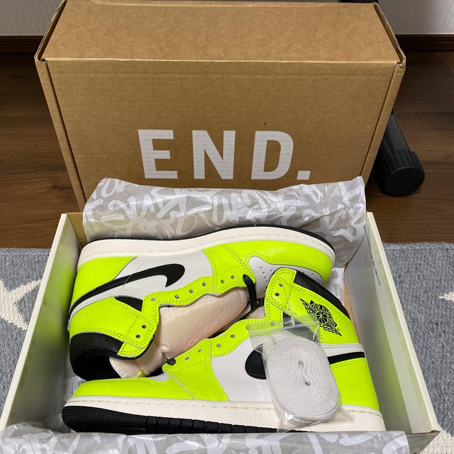 スニーカーNike Air Jordan 1 High OG "Volt