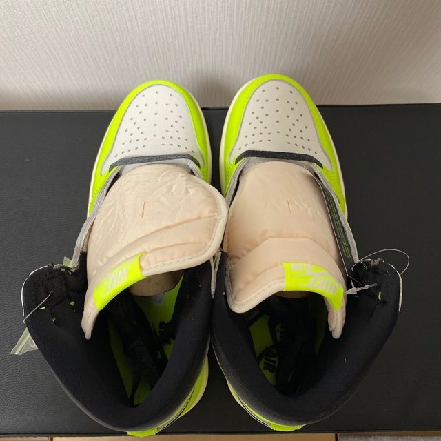 NIKE(ナイキ)のNike Air Jordan 1 High OG "Volt メンズの靴/シューズ(スニーカー)の商品写真