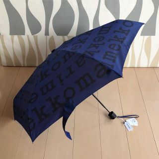 マリメッコ(marimekko)の国内正規品 新品 マリメッコ 折り畳み傘 MARILOGO ネイビー 日本限定(傘)