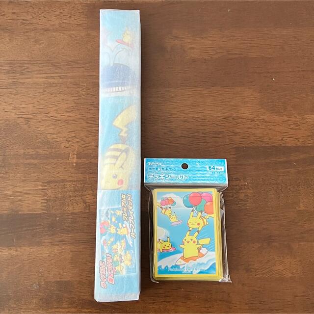 なみのりそらとぶピカチュウ　プレイマット＆デッキシールド　スリーブ