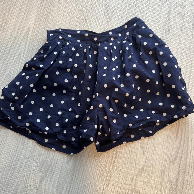 babyGAP(ベビーギャップ)のbabygap ショートパンツ　紺色水玉 キッズ/ベビー/マタニティのキッズ服女の子用(90cm~)(パンツ/スパッツ)の商品写真