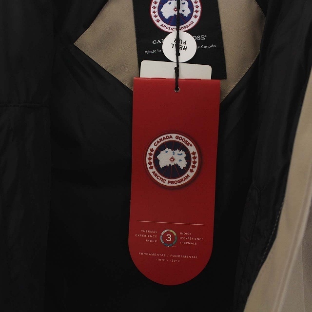 CANADA GOOSE(カナダグース)のカナダグース マッケンジーパーカ ダウンコート コヨーテファー M ベージュ レディースのジャケット/アウター(ダウンコート)の商品写真