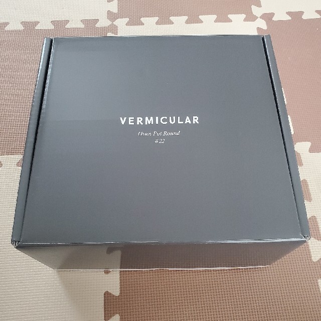 Vermicular(バーミキュラ)の【新品】VERMICULAR バーミキュラ 22 ベーシック インテリア/住まい/日用品のキッチン/食器(鍋/フライパン)の商品写真
