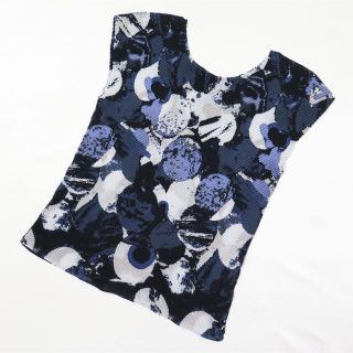 イッセイミヤケ トップスの通販 1,000点以上 | ISSEY MIYAKEの イッセイミヤケ トップスの通販 1,000点以上 | ISSEY MIYAKEの