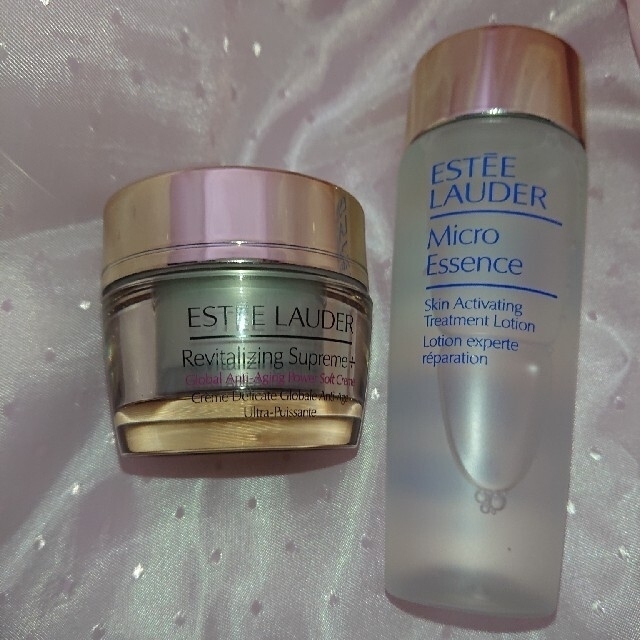 Estee Lauder(エスティローダー)の🌹専用  最終お値下げ  クリーム、化粧水セット レディースのファッション小物(その他)の商品写真